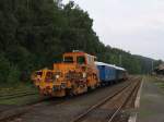 SSP 205 SW mit einem Bauzug auf Bahnhof Dvůr Krlov nad Labem am 4-8-2011.
