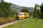 CD 814 220-0 fährt am 24.August 2019 als Os 14906 (Tisnov - Zd'ar nad Sazavou) aus dem Bahnhof Doubravnik.