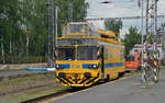 Der Turmtriebwagen MVTV 2 - 018 (439 057)stand am 19.06.18 im Bahnhof Cheb für Arbeiten bereit. In Cheb wird zur Zeit der Hausbahnsteig umgebaut. 