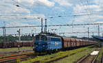 240 094 verlässt mit einem Kohlezug am 20.06.18 den Bahnhof Cheb Richtung Karlovy Vary.