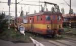 Am 7.10.1992 fuhr Altbau Triebwagen 830171 als Zug 21010 um 13.06 Uhr aus Decin  nach Chomutov.