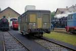 ein weiterer erhaltener Turmtriebwagen der Reihe M 120.4 befindet sich im Heizhaus Křimov der LOKO-MOTIV Chomutov, hier im Zustand 2003. Inzwischen hat er sich weiter komplettiert...