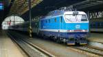 151 007-2 steht am 02.10.12 abfahrtbereit im Bahnhof Praha - hlavni ndrazi (Prag Hbf)