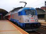 CD 380 005-9 mit schnellzug auf dem Hauptbahnhof Prag am 27.