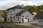 Aufnahmsgebäude des Bahnhof Tetcice am 15.August 2018.