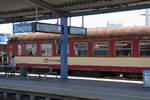 Eine bemerkenswerte Dachform hat der CD 50 54 20-29 225-0 Bdtn. Bild vom am 09.August 2019 im Bahnhof Znojmo.