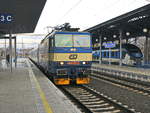 Nun trifft 362 171-1 mit dem Expresszug von Prag nach Cheb in Karlsbad mit +25 am 22. Februar 2019 ein . 