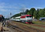 T478 2078 mit einem Sonderzug am 14.09.2013 bei de Ausfahrt in  Lun u Rakovnka.