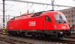 BB Taurus III 1216 239-4 (ES64U4) auf dem Hauptbahnhof Prag am 27.11. 2012.