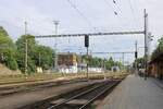 Blick vom Hausbahnsteig auf die Gleisanlagen in Jihlava hl.n., am 29.07.2025.