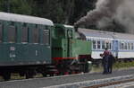 Dampflokomotive vom Typ CS 400  historischer Zug auf der ber�hmten Zubačka, die das Isergebirge mit dem Riesengebirge verbindet  Die Strecke zwischen Kořenov und Harrachov schl�ngelt sich