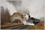 310 093 (ex kkStB 97.194) mit ihrem Dampfsonderzug von Ceske Budejovice nach Nova Pec am 19.11.2011 bei der Ausfahrt aus Polna.