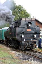 CSD 433 001 (CD 90 54 3 991 007-6) am 27.September 2025 vor dem Os 14661 nach Breclav in Lednice.