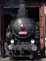 Festival parních lokomotiv v Benešově 2025, Lok 434 wartet im Schuppen.