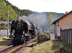 Unter dem Motto  Mit der Eisenbahn auf den Spuren Karl IV.  fuhren am 19.09.20 Sonderzüge zwischen Hřebeny und Kraslice. Hier zu sehen 475 111 mit T435 1045 in Olovi.