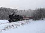 475 111 fuhr am 02.12.23 die Pendelfahrten von Sokolov nach Hrebeny und zurück. Hier ist der Zug in Luh nad Svatavou zu sehen. Am Zugschluss war 745 703. Endlich gab es dort auch mal Schnee.