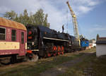 475 179 mit Tender 932 394 in Ceska Lipa.Hier ist ein aufelassener Teil eines BW frei zugänglich,so dass die Restaurierung und Bekohlung der Lok aufgenommen werden konnte.