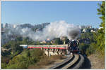 475.179 mit ihrem Sonderzug von Prag Hbf nach Lužná u Rakovníka am 21.9.2019 am Prager Semmering. Dieser Zug wurde anlässlich des nationalen Eisenbahntages der CD in Lužná in Verkehr gesetzt.