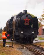 534 0232 mit Sonderzug aus Lužná u Rakovníka im Bhf. Kolešovice am 10.10.2015.