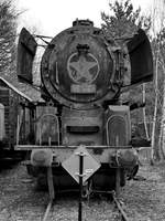 Eine restaurationsbedürftige Dampflokomotive Anfang April 2018 im Eisenbahnmuseum Lužná u Rakovníka.