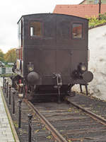 An einem Cafe ( Cafe mit Dampf ) am alten Bahnhof von Litoměřice, frei zugänglich, steht dieser alte B-Kuppler von Krauss aus München, er hatte dort die Typenbezeichnung XVIII qq.