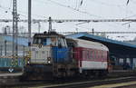 714 212-8 rangiert den slowakischen Schlafwagen SK-ZSSK WLABmee 62 56 71-90 010-2 im Bahnhof Cheb.

Cheb 15.04.2017