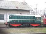 T435 0139 alias 720 139 in Comutov, 24.03.07
der langsamlaufende 6 S 310 DR war weithin zu hren und dabei lief das Goldstck noch im Standgas!