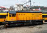 BR 721 151 am 19.4.2012 in Praha Smchov. Die Rangierlokomotive Gesellschaft Regiojet.