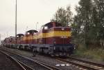Eine lange Reihe schwerer Rangierloks der Reihe 735, vorne an steht 745295, am  7.10.1992 im Depot Ceska Lipa.