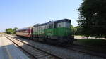 Mladějov na Moravě, ein kleiner Kreuzungsbahnhof mi Abstellgleis, hier besetzt von einem  Trasistor   CZ OLDOP 95524 740 861-1 , wer hier aussteigt kann zur Industriebahn des Průmyslov�