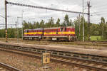 742 116-7 und 742 419-5 stehen am Bahnhof Nove Sedlo u Lokte abfahrbereit in Richtung Sokolov. Es ist Freitag der 4. August 2017. Die anstehende Aufgabe blieb aber leider unbekannt. 