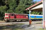 742 242-1 fuhr am 23.08.18 einen Messzug nach Luby u Chebu. Hier ist der Zug im dortigen Endbahnhof zu sehen.