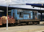 742 335-8 vor einem echten Nahgüterzug in Klatovy. 17.07.2020 12:52 Uhr.