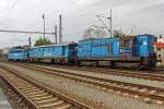 Blue power am 14.09.2015 in Plzeň hl.n.  Die doch recht unterschiedlichen Maschinen der ČD Cargo 240 026, 749 018 und 742 069 sind hier gemeinsam auf Rangierfahrt, interessanterweise ist die Ellok gerade abgebügelt und überlässt den Antrieb ihren Dieselschwestern  