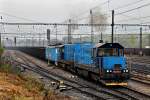 Doppeltraktion der Dieselloks 742 133-2 und der 742 270-2 fahren mit der E-Lok 123 001-0 und einem Kohlezug aus dem Rangierbahnhof Most.Bild 11.9.2015