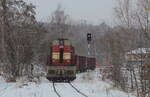 Die 742 396 fährt als Mn 87151 vom Schrotthandel in Dolny Rychnov zurück zum Güterbahnhof Sokolov bei schönem Schneefall am 29.01.2026.
