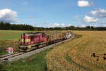 Mn 87015 mit der 742 372 und 4 Snps mit Holz auf dem Weg nach Karlovy Vary.