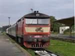 749er Diesellok im Tschechischen Bahnhof Ceske Velenice.