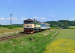 749 264 mit einem R nach Pribram am 25.05.2014 bei Breznice.