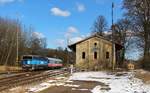 750 079-6 mit einem Messwagen zu sehen am 21.03.18 in Hazlov.