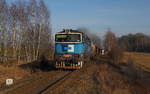 Der Mn 86120 bei Vitkov bei voller Fahrt und zu dem Kesselwagen noch einige Holzwaggons dazu. Aufgenommen am 02.01.2020