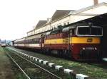 Taucherbrille 750 163-8 und seine Osobn vlaky 6318 Liberec-Frdlant v Cechch auf Bahnhof Liberec am 20-7-2005.