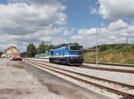 Die 750 713 bei einer Rangierfahrt am 07.08.2016 in Černá v Pošumaví.