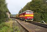 751 232-6 (VDA) war am 05.10.25 mit einem Bauzug in Teplice nad Metují zu sehen.