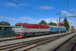 T478-2006 rangiert mit ein Schlafwagen in Benesov u Prahy am Morgen von 21 September 2026.
