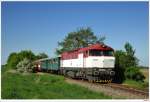 T478.1001 auf der Rckfahrt von LEDNICE nach BRECLAV/Bori Les; hier kurz nach Lednice, 7.5.2011