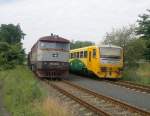 751 154 und 814 172 wartet auf den Startschuss in Kladno Ostrovec am 2012:06:20.