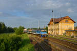 754 015 mit Os 7407 am 30.05.2017 in Blizejov. 