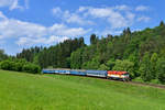 754 012 mit einem Os am 02.06.2017 bei Petrovice. 