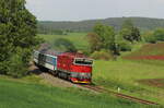 OS 7418 mit Pendlerzug von Plzen nach Domazlice.